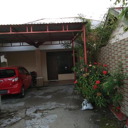 Wisma Arjuna Палангкарая Екстериор снимка